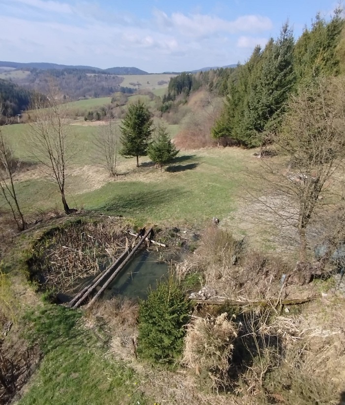 kolarovická dolina s jazierkom