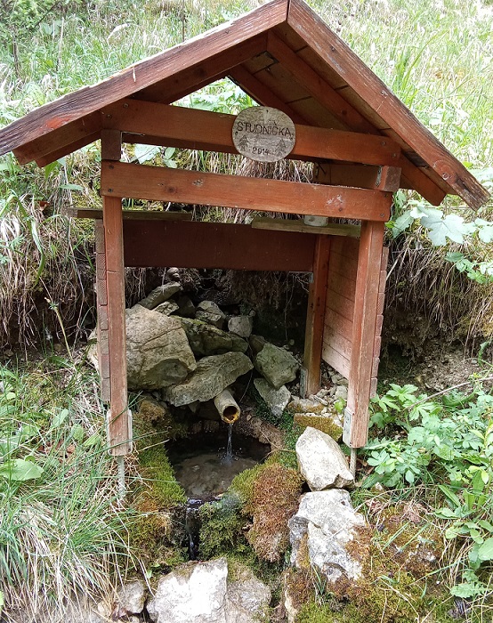 studnička