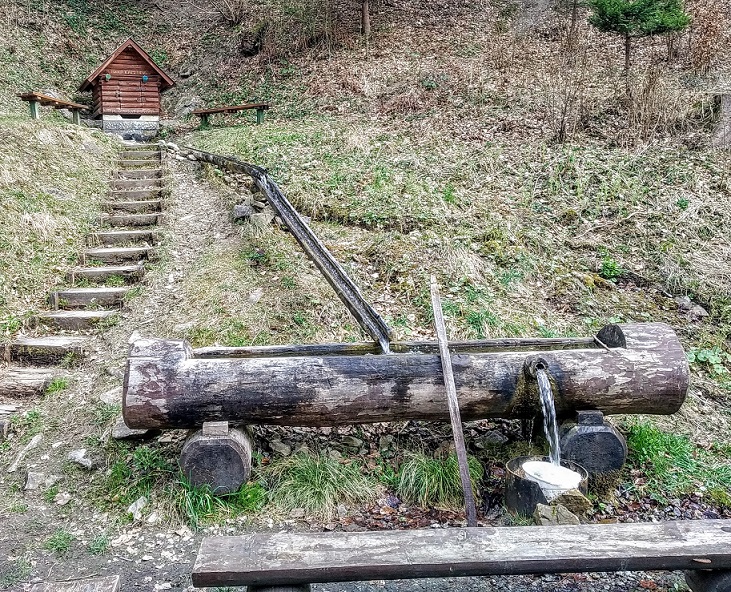 studnička